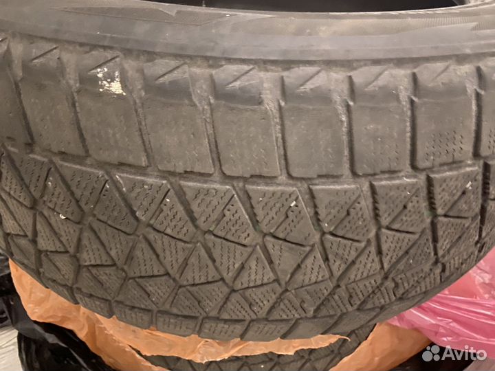 Bridgestone Blizzak DM-V1 255/50 R19