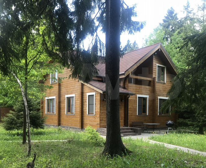 Дом 160 м² на участке 12 сот.