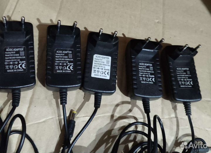 Адаптер блок 12v 1,2А