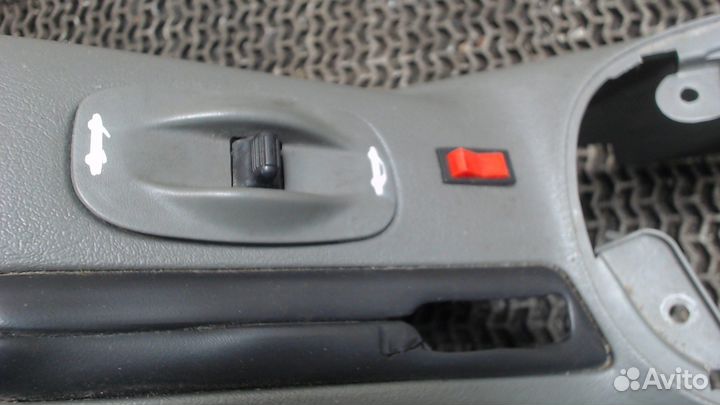 Консоль салона Chrysler Sebring, 1998