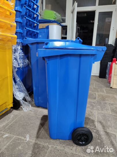 Мусорный бак на колесах 120 л