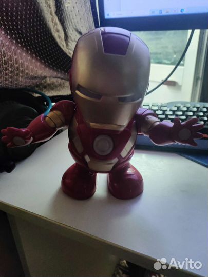 Игрушка железный человек