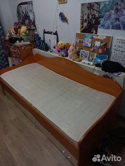 Кровать с матрасом бу