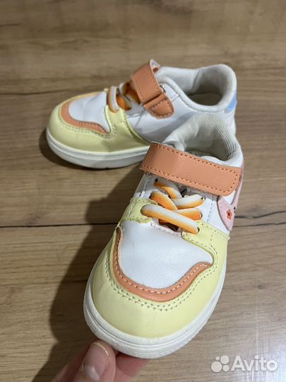 Кроссовки детские