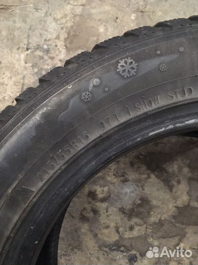 Kumho I'Zen KW22 215/55 R16