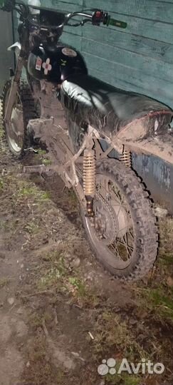 Продам мотоцикл чейзет мотор 200 кубов