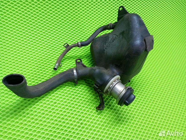 Заливная горловина бензобака Mercedes-Benz w 208