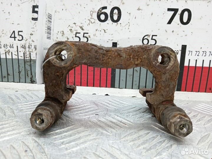 Скоба суппорта для Audi A3 8L