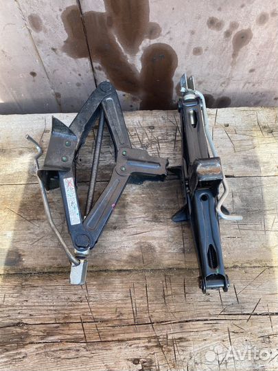 Домкрат рено дастер