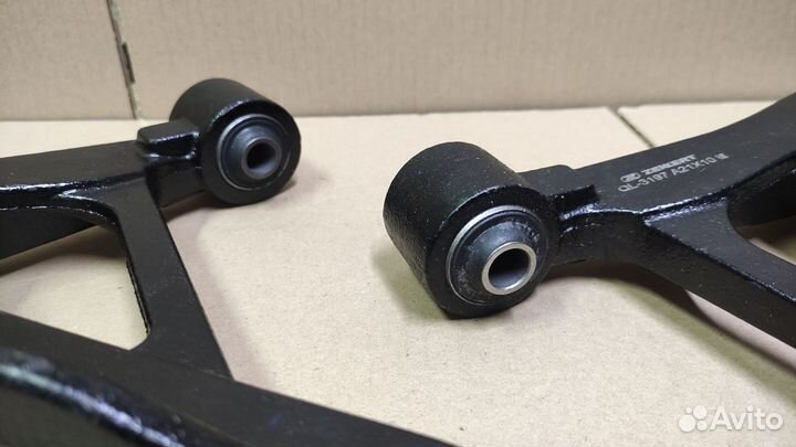 Рычаг передний нижний 1 шт. L / R Сайбер Себринг