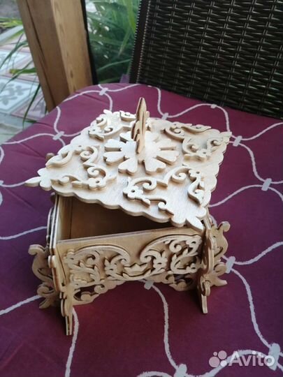 Шкатулка резная деревянная