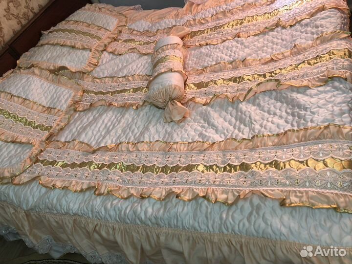 Покрывало с занавесками