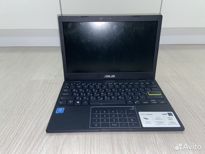 Ноутбук asus