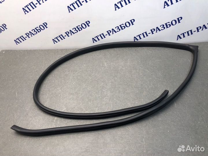 Уплотнитель проема двери передний левый Hyundai