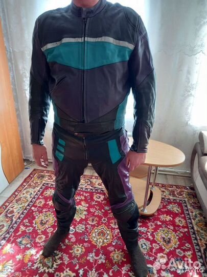 Мотокостюм