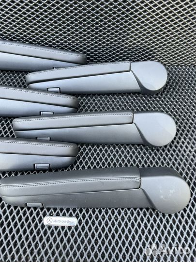 Подлокотник фольксваген Т5-Т6 новый