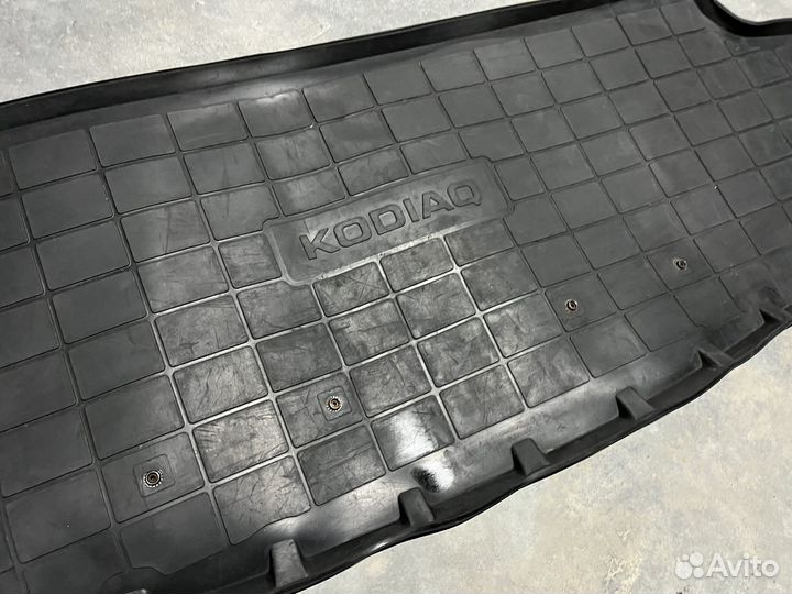 Коврик в багажник skoda kodiaq 7 мест