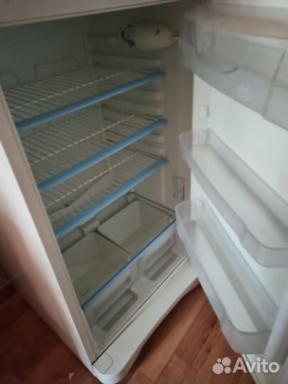Холодильник бу Indesit