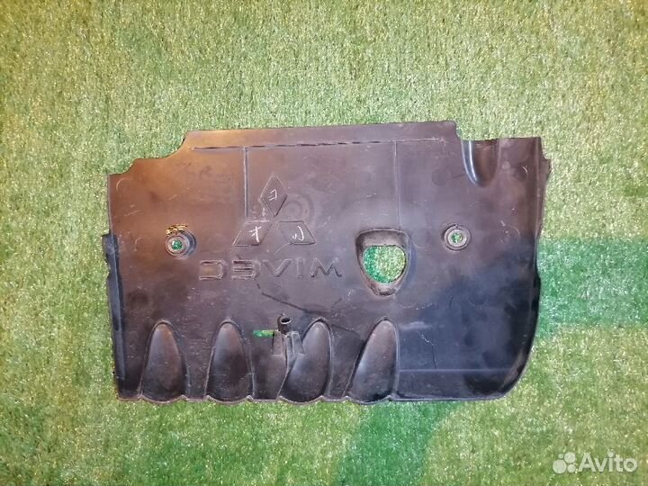 Декоративная крышка двс 1003A058 Mitsubishi Outlan