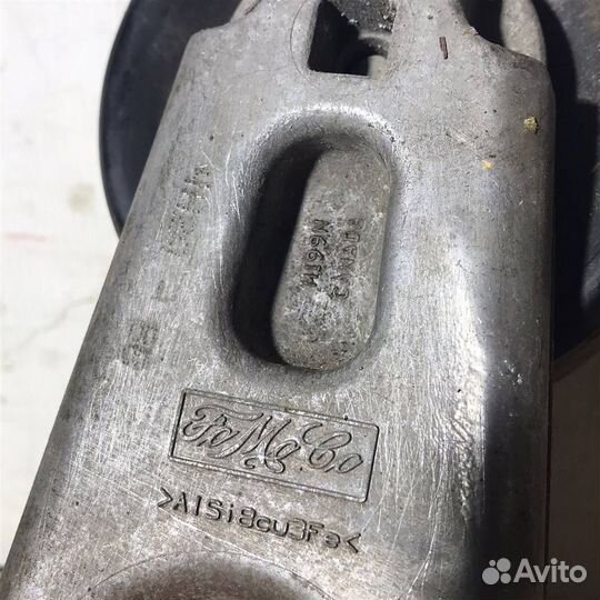 Ролик-натяжитель ремня грм Land Rover Discovery I