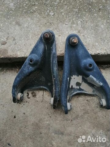Рычаги нижние на рено сандеро левый и правый