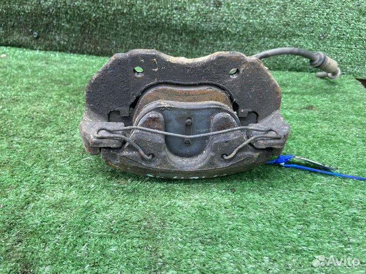 Тормозной суппорт передний правый Ford Focus 2