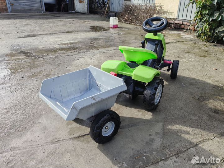 Детский трактор с педалями
