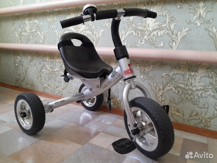 Детский трехколесный велосипед бу