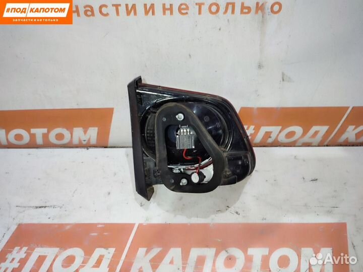 Фонарь крышки багажника правый Volkswagen Tiguan