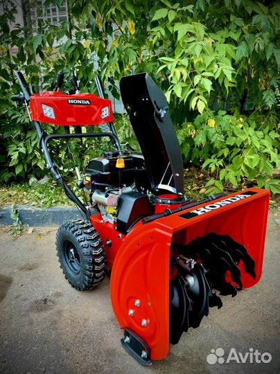 Снегоуборщик бензиновый Honda HSS 13 HP