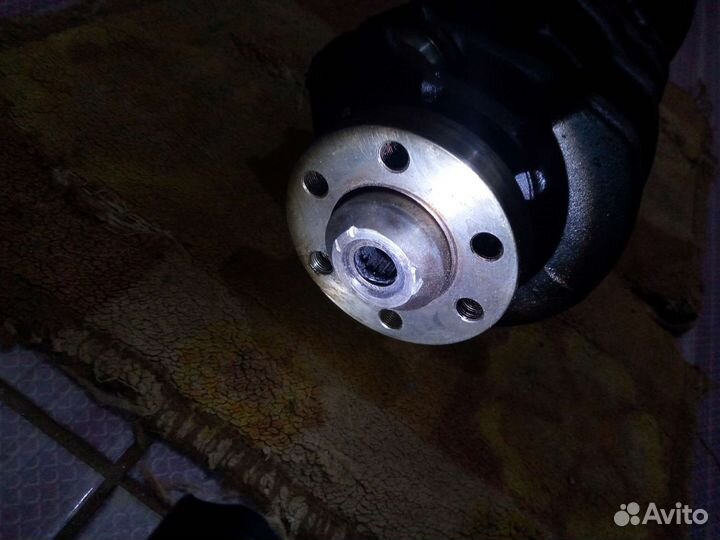 Коленвал Audi 80 90 100 VW passat b3