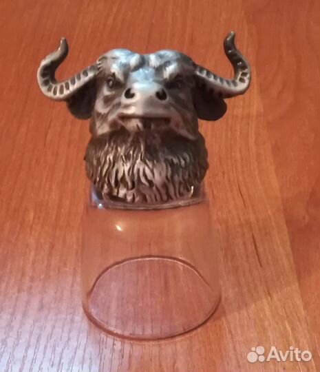 Бокалы и рюмки