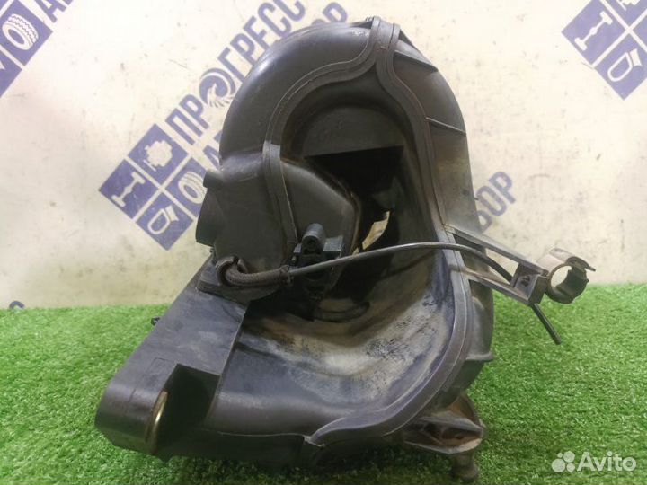 Впускной коллектор Skoda Octavia седан 1.4 BCA