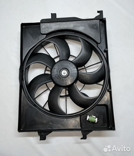 Радиатор Вентилятор в сборе Kia Rio 4 Solaris 2