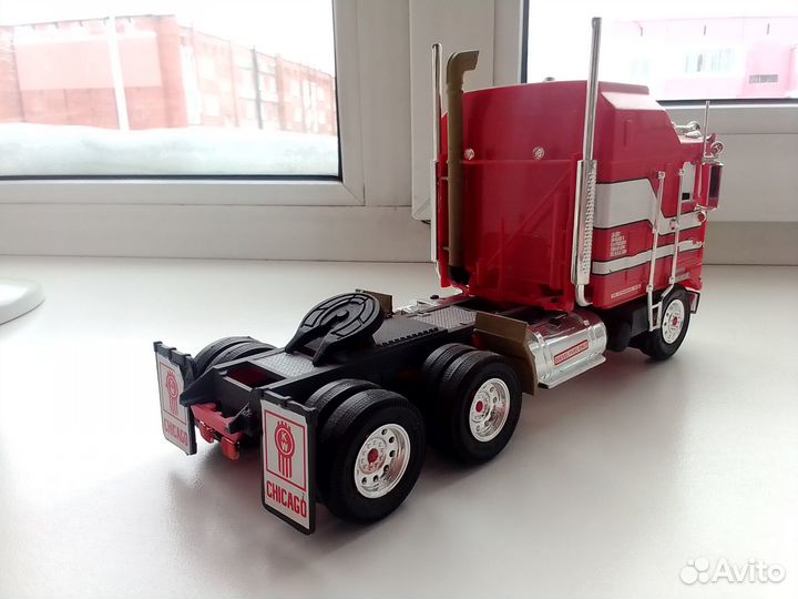Модель грузовика в 32 масштабе