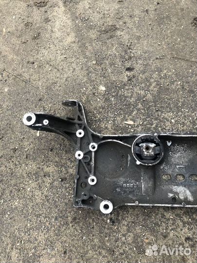 Подрамник передний Volkswagen Passat B6