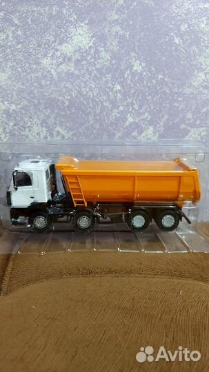 Модель автомобиля Маз 65 в масштабе 1.43