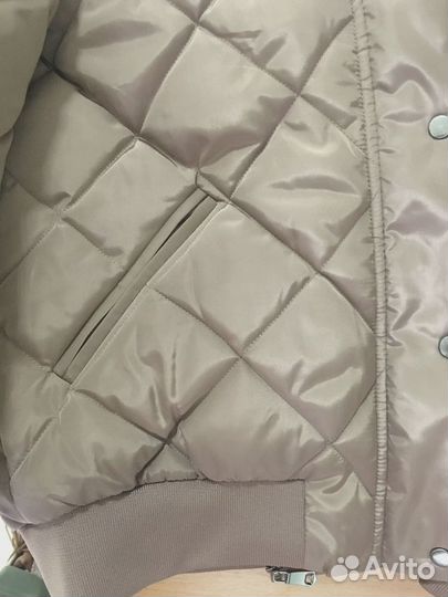 Бомбер куртка