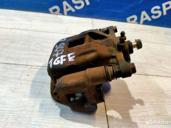 Суппорт передний правый Toyota Mark Ii GX90 1GFE