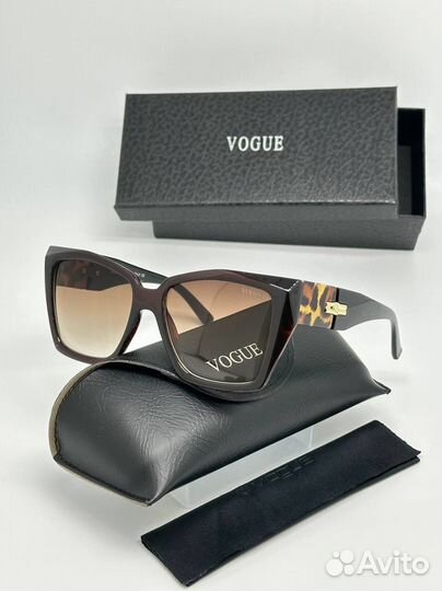 Солнцезащитные очки vogue