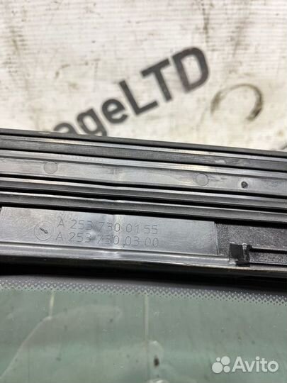 Форточка двери задняя левая Mercedes-Benz