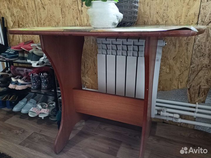 Кухонный стол