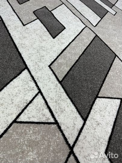 Бюджетный ковер новый