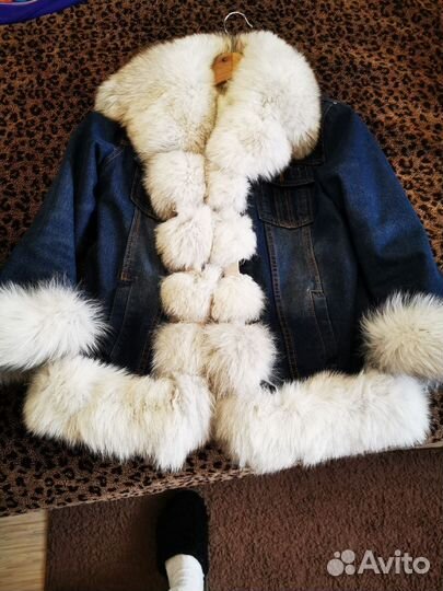 Джинсовая куртка с песцом