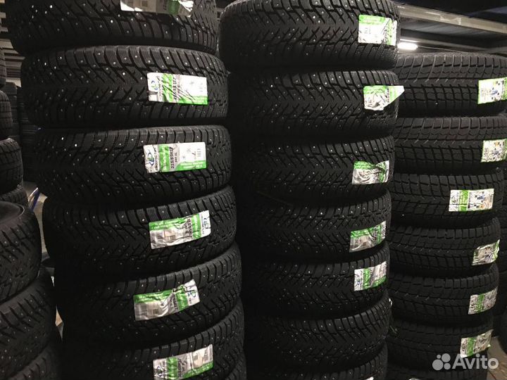 LingLong GreenMax Winter Grip 2 215/55 R17 98T