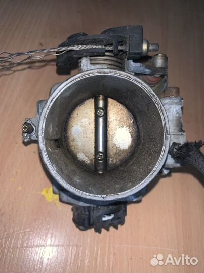 Дроссельная заслонка vw Passat b4 2.0
