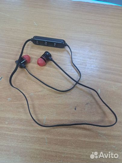 Беспроводные наушники JBL