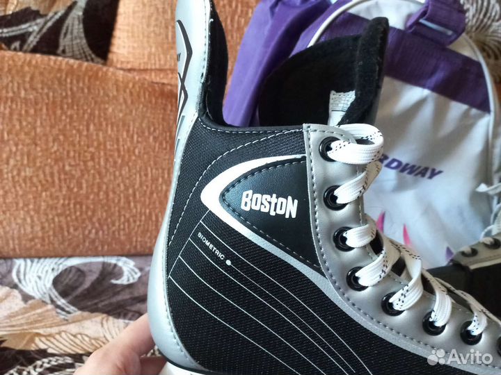 Коньки хоккейные