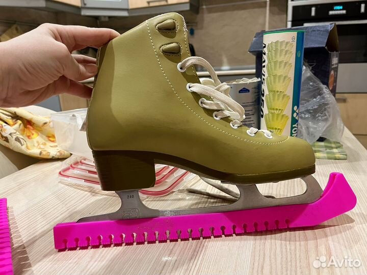 Коньки фигурные 38 размер