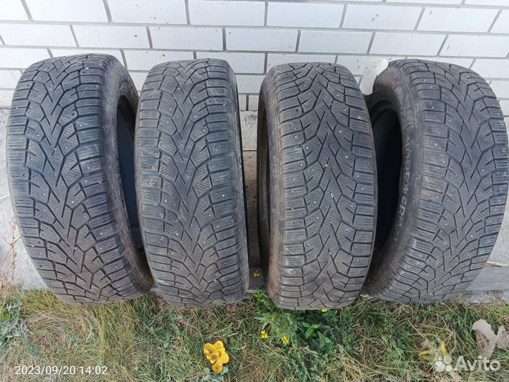 Gislaved Frost 215/65 R16
